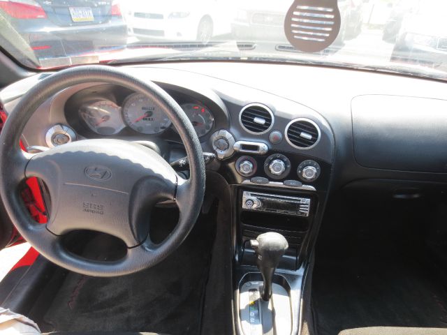 Hyundai Tiburon 2001 photo 1