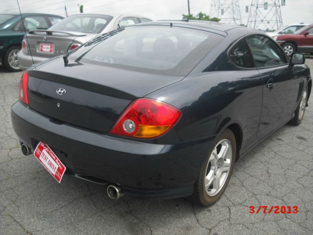 Hyundai Tiburon 2003 photo 2