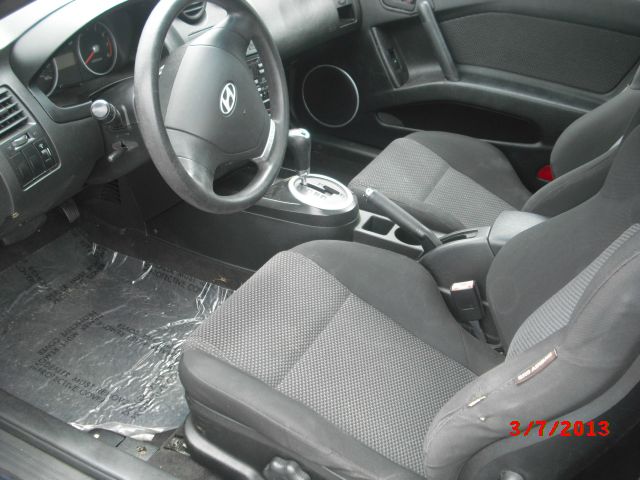 Hyundai Tiburon 2003 photo 4