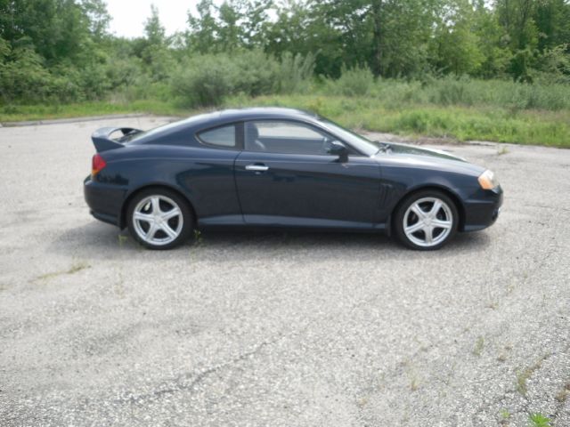 Hyundai Tiburon 2003 photo 2