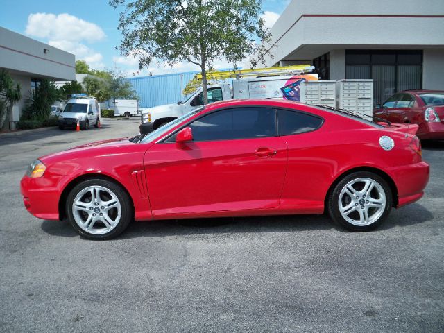 Hyundai Tiburon 2003 photo 2