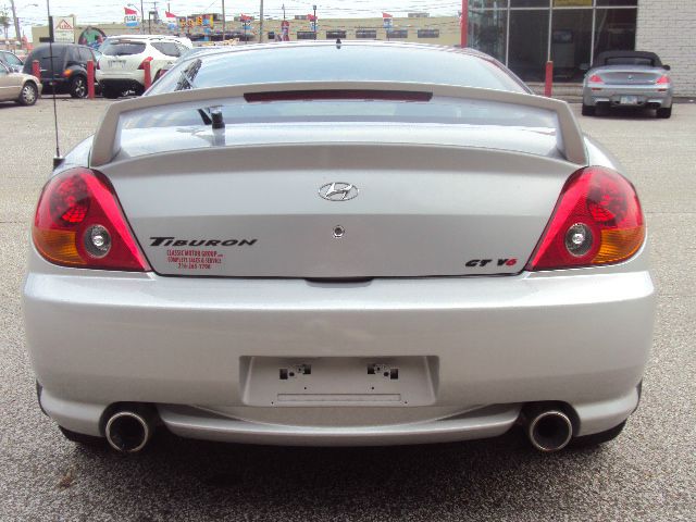 Hyundai Tiburon 2003 photo 1