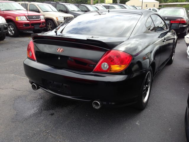 Hyundai Tiburon 2003 photo 2