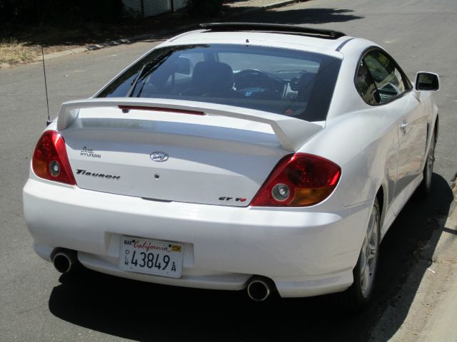 Hyundai Tiburon 2003 photo 2