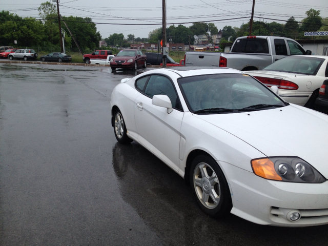 Hyundai Tiburon 2003 photo 2