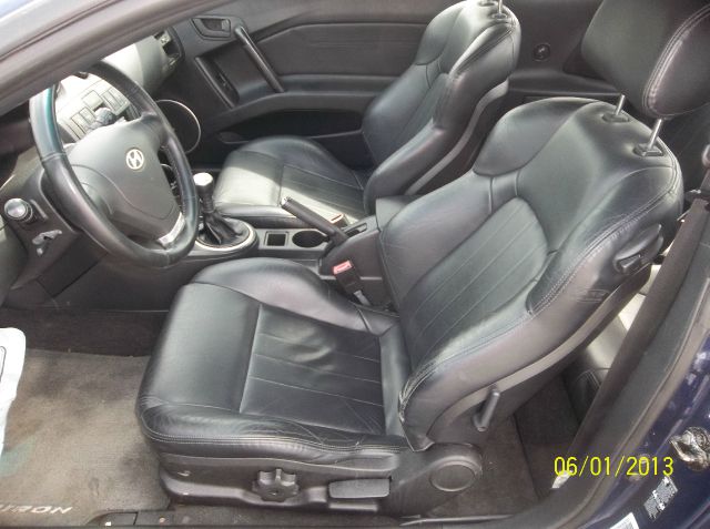 Hyundai Tiburon 2003 photo 2