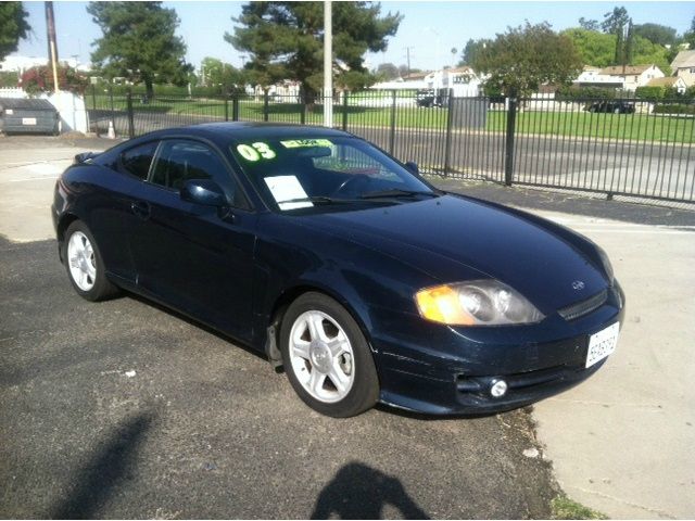 Hyundai Tiburon 2003 photo 2