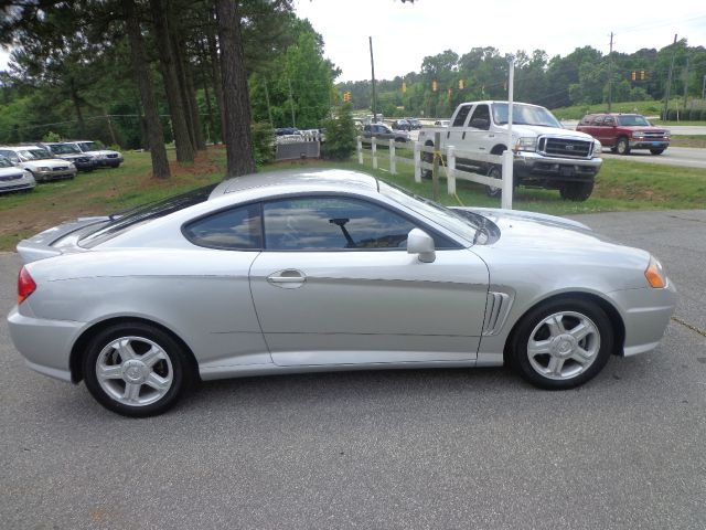 Hyundai Tiburon 2003 photo 14