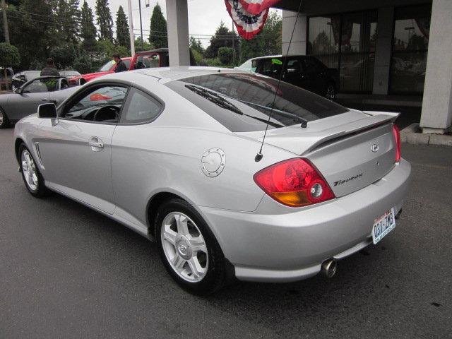 Hyundai Tiburon 2003 photo 2