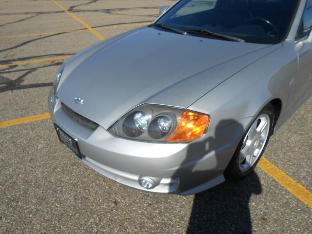 Hyundai Tiburon 2003 photo 1