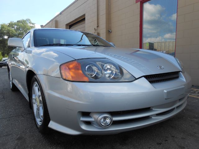 Hyundai Tiburon 2003 photo 2