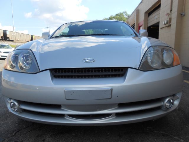 Hyundai Tiburon 2003 photo 3