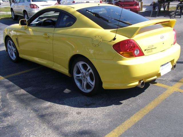 Hyundai Tiburon 2004 photo 2