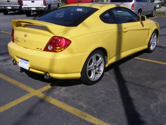 Hyundai Tiburon 2004 photo 3