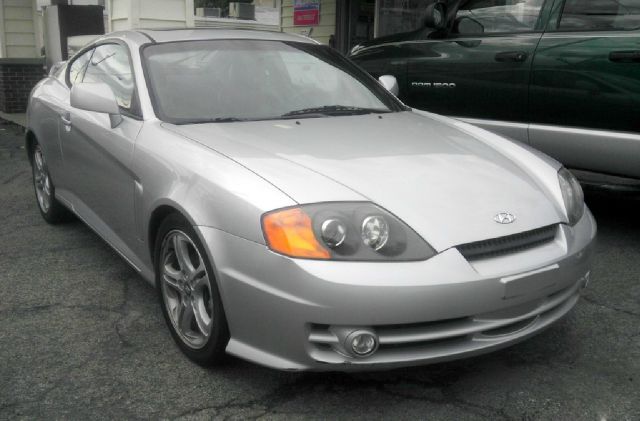 Hyundai Tiburon 2004 photo 3