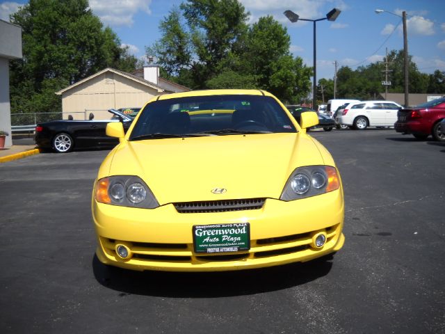 Hyundai Tiburon 2004 photo 1