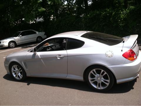 Hyundai Tiburon 2004 photo 2