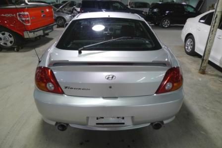 Hyundai Tiburon 2004 photo 2