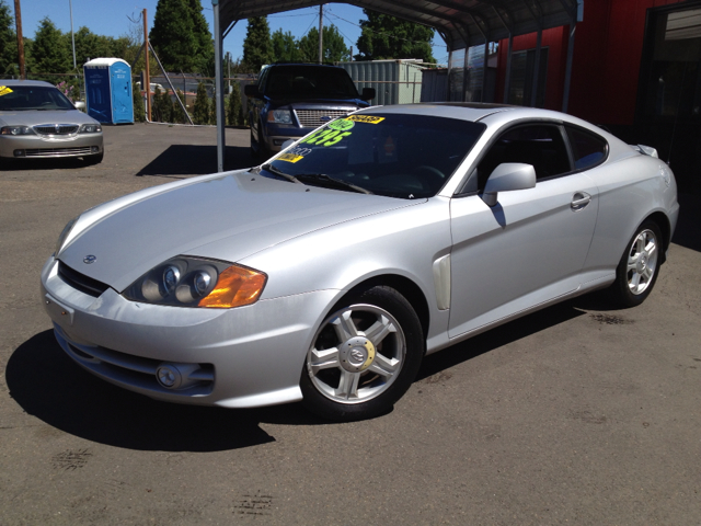 Hyundai Tiburon 2004 photo 2