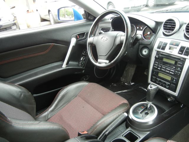 Hyundai Tiburon 2005 photo 1