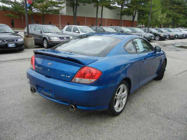 Hyundai Tiburon 2005 photo 16