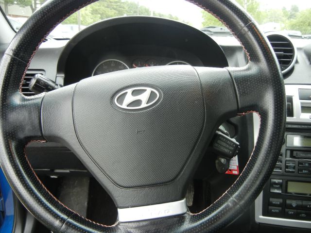 Hyundai Tiburon 2005 photo 23