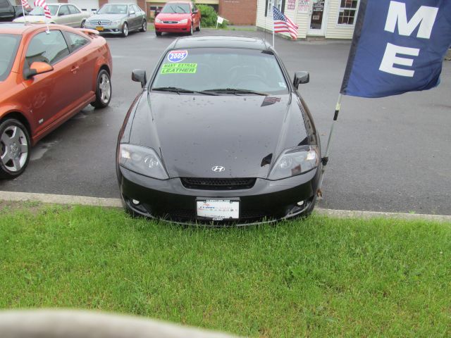 Hyundai Tiburon 2005 photo 2