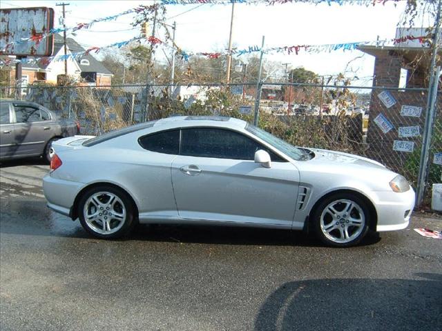 Hyundai Tiburon 2005 photo 2