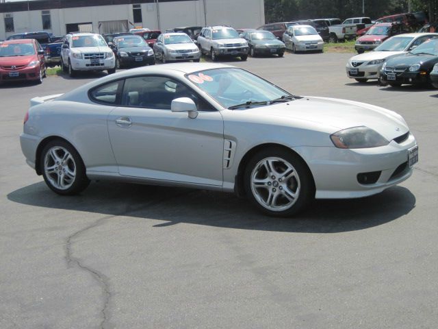 Hyundai Tiburon SE Coupe