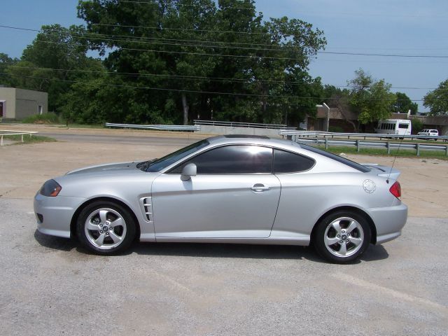 Hyundai Tiburon 2006 photo 2