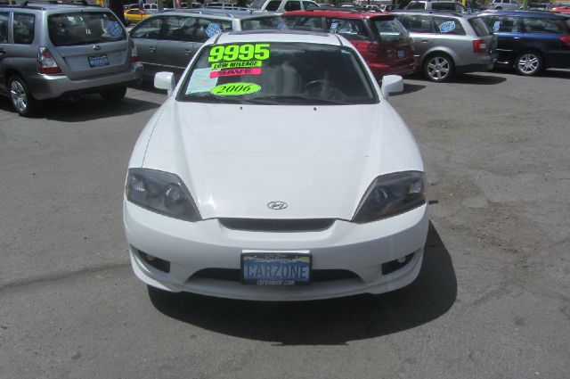 Hyundai Tiburon 2006 photo 2