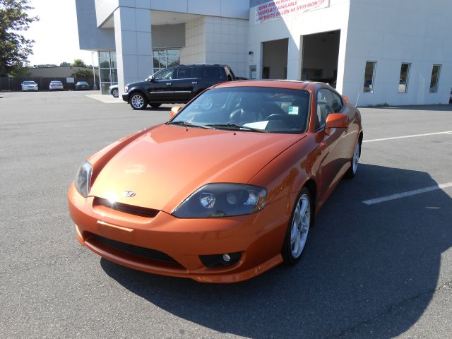 Hyundai Tiburon SE Coupe