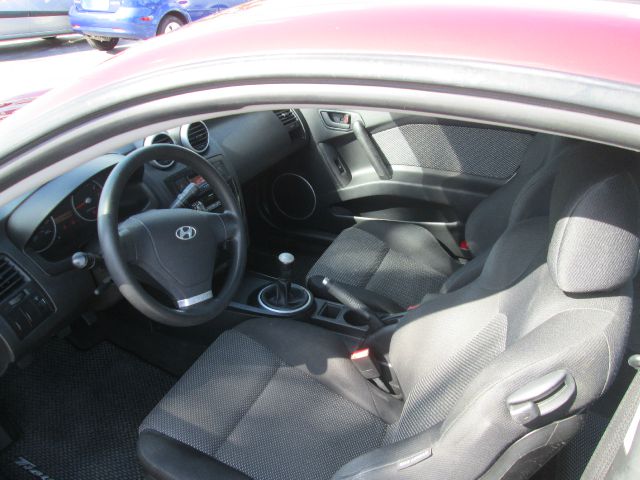 Hyundai Tiburon 2006 photo 2