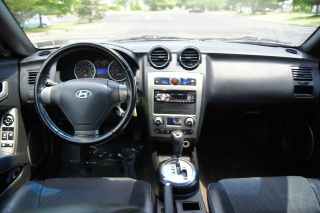 Hyundai Tiburon 2008 photo 11