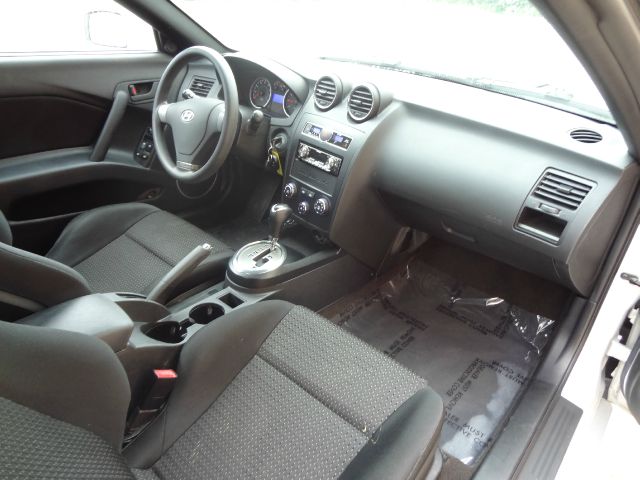 Hyundai Tiburon 2008 photo 1