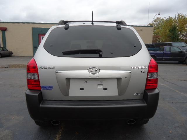 Hyundai Tucson 2005 photo 2