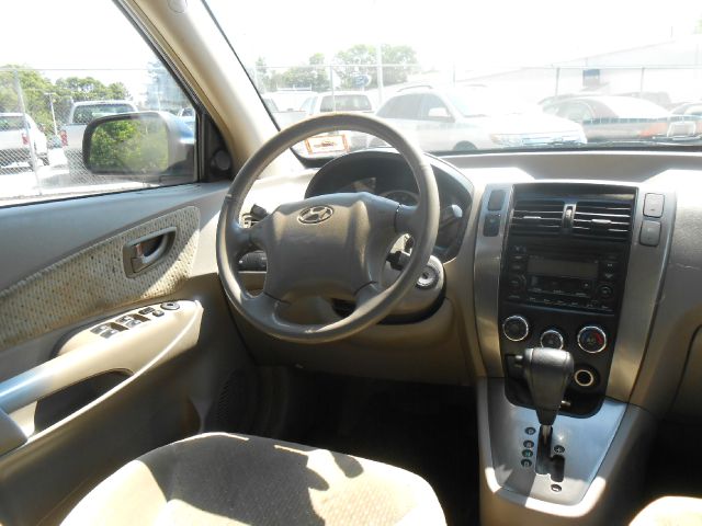 Hyundai Tucson 2005 photo 14