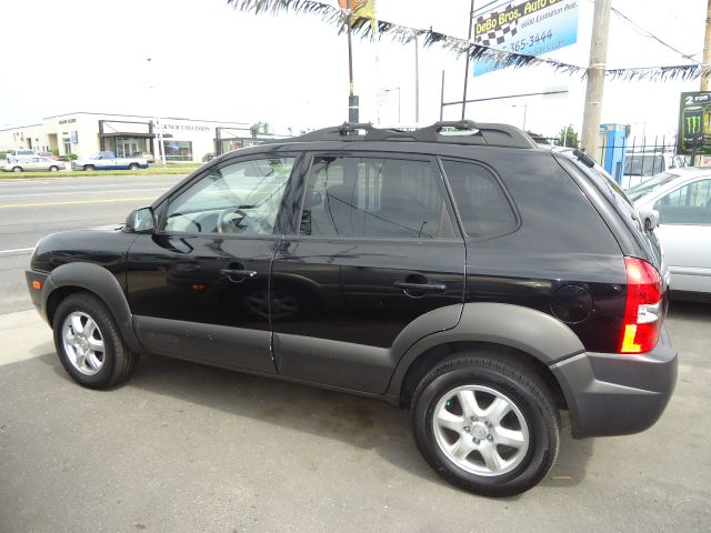 Hyundai Tucson 2005 photo 2