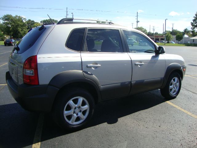 Hyundai Tucson 2005 photo 2