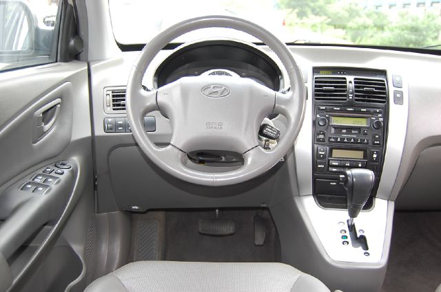 Hyundai Tucson 2006 photo 2