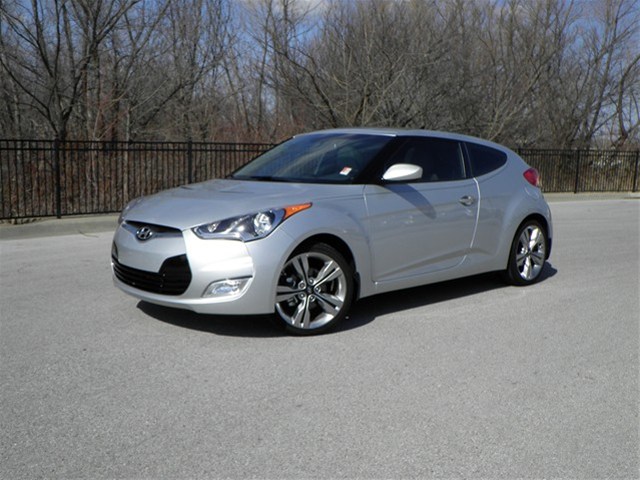 Hyundai Veloster Base Unspecified