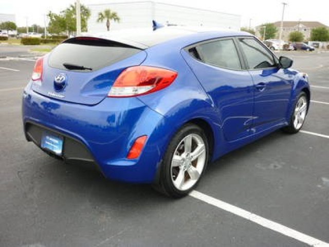 Hyundai Veloster Base Unspecified