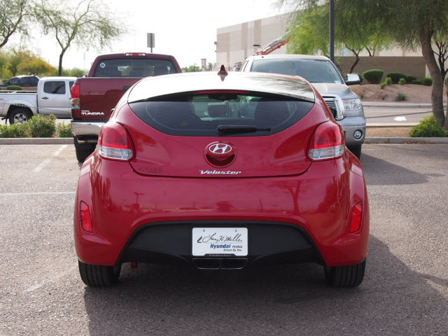 Hyundai Veloster Base Unspecified