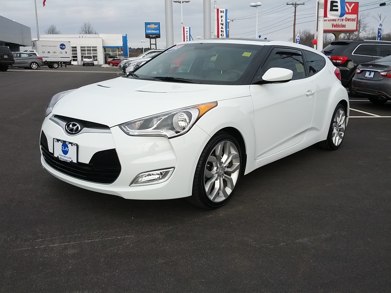 Hyundai Veloster Base Unspecified