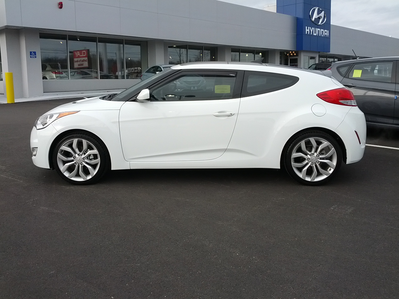 Hyundai Veloster 2012 photo 2