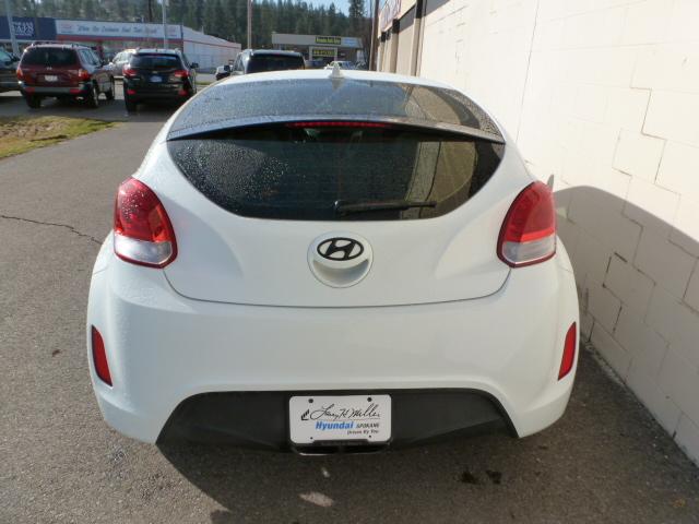 Hyundai Veloster Base Unspecified