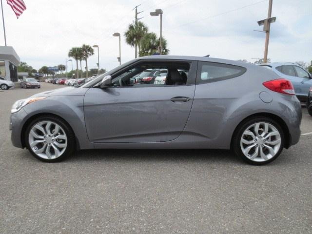 Hyundai Veloster Base Unspecified