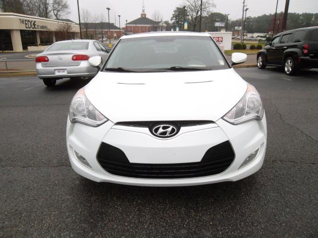 Hyundai Veloster Base Unspecified