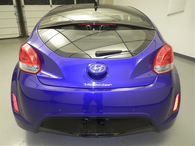 Hyundai Veloster Base Unspecified