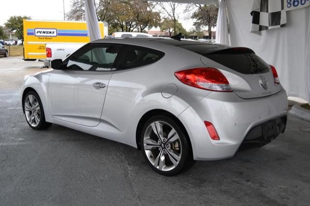 Hyundai Veloster 2012 photo 2